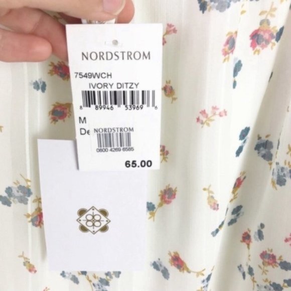 3/$15 Wayf Off The Shoulder Floral Long Sleeve NWT M - Picture 8 of 9